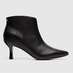 Frankie4 Addison Black Reptile Emboss Stiletto-heeled boots, Size 7.5